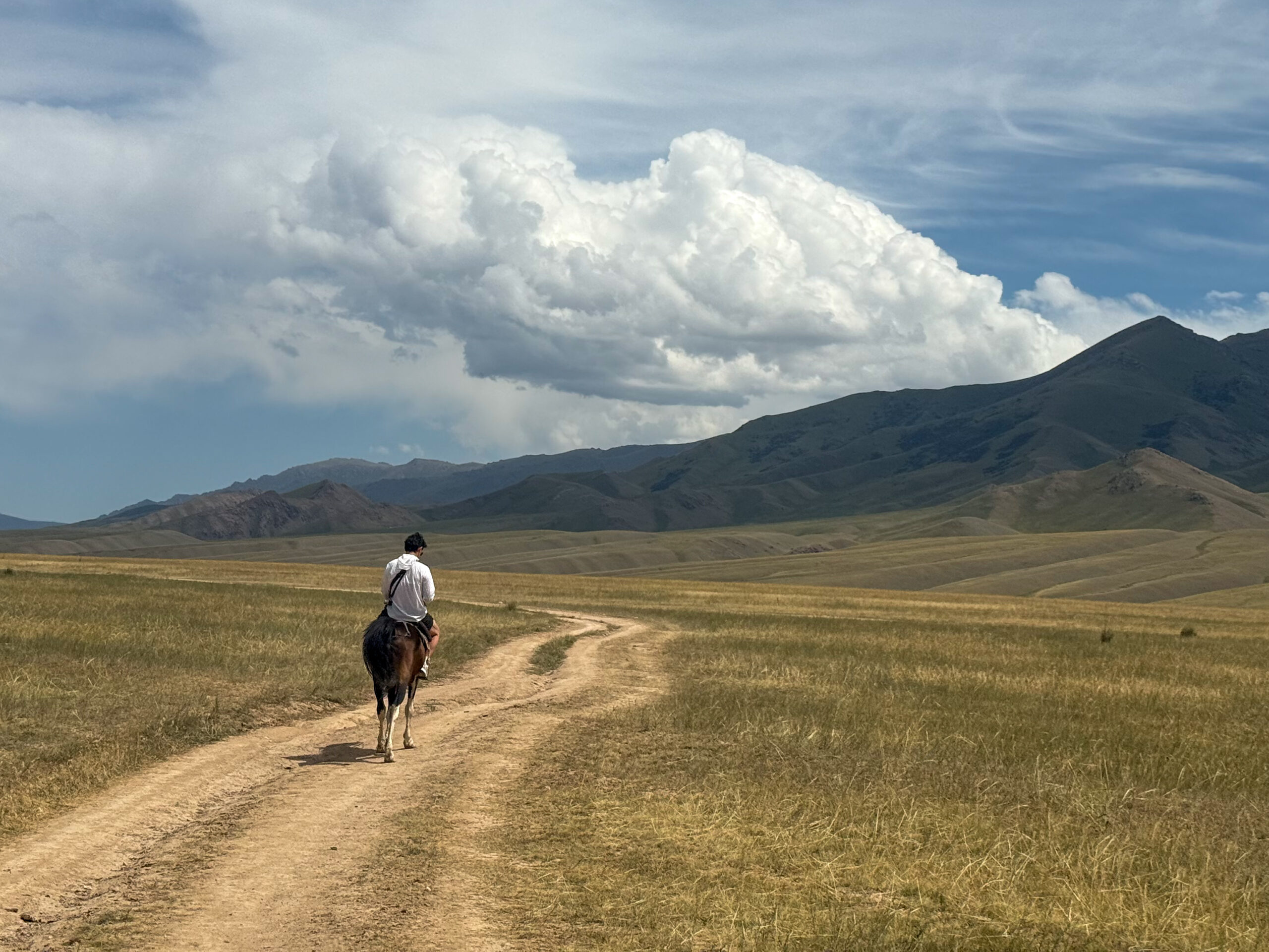 10 Things I Wish I Knew Before a Horse Trek in Kyrgyzstan